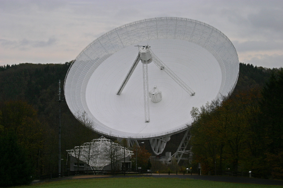 Radioteleskop Effelsberg im Herbst